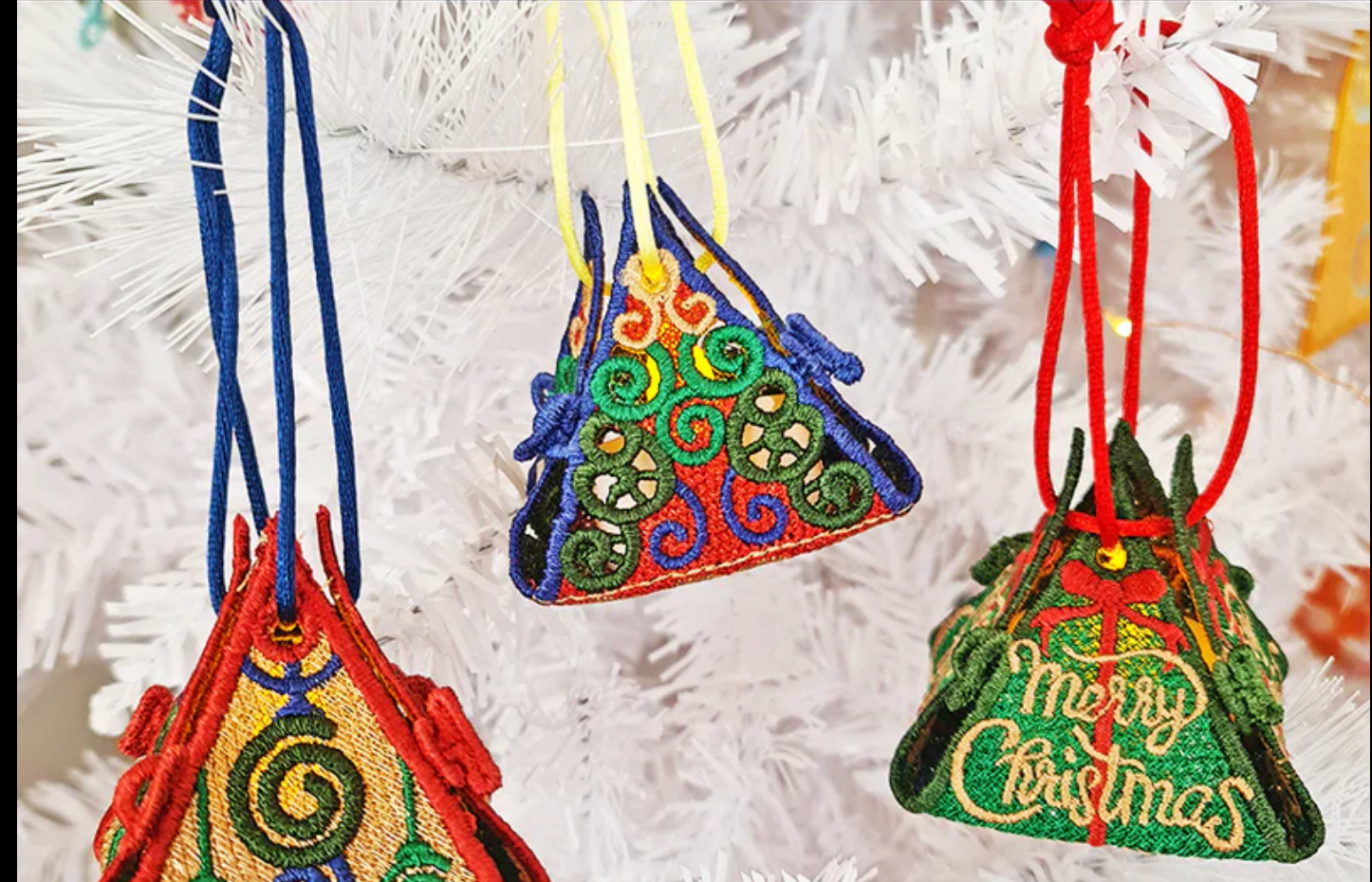 SP Festive Free Standing Lace Gift Boxes/Ornaments